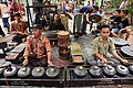 Bahasa Indonesia: Musik kelong adalah salah satu ragam musik dari Dayak Halong yang dipakai untuk upacara sakral, bisa juga untuk keperluan seni pertunjukan dan tari.