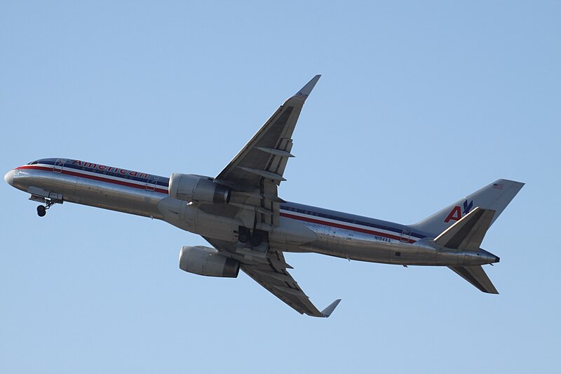 File:N194AA Boeing 757 American Airlines (7358998150).jpg