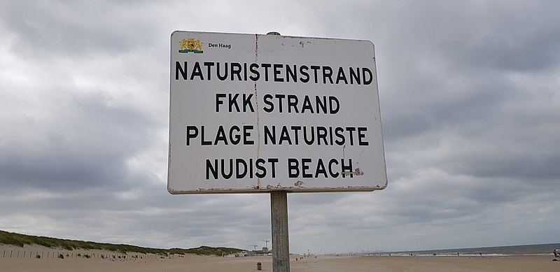 File:Naaktstrand Westduinpark.jpg