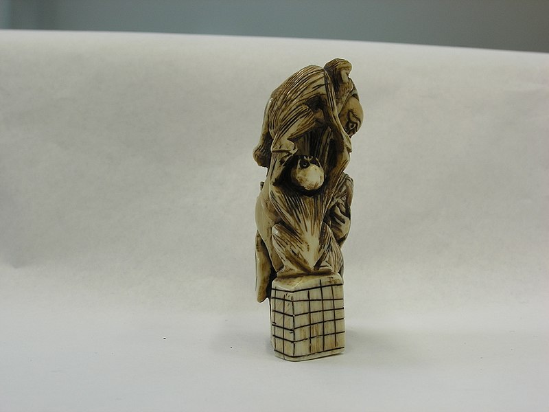 File:Netsuke (AM 1999.118.117-9).jpg