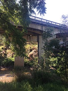 New Johnston Street bridge from east bank of Yarra River, Abbotsford.jpg