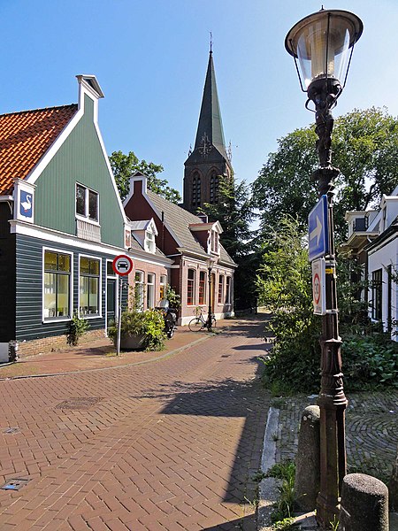 File:Nieuwendam met Sint-Augustinuskerk.jpg