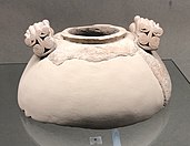 Serra d'Alto culture ceramic vessel, late 5th millennium BC Olla sferica con anse.jpg