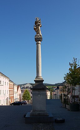 Ottensheim - Mariensäule am Marktplatz a