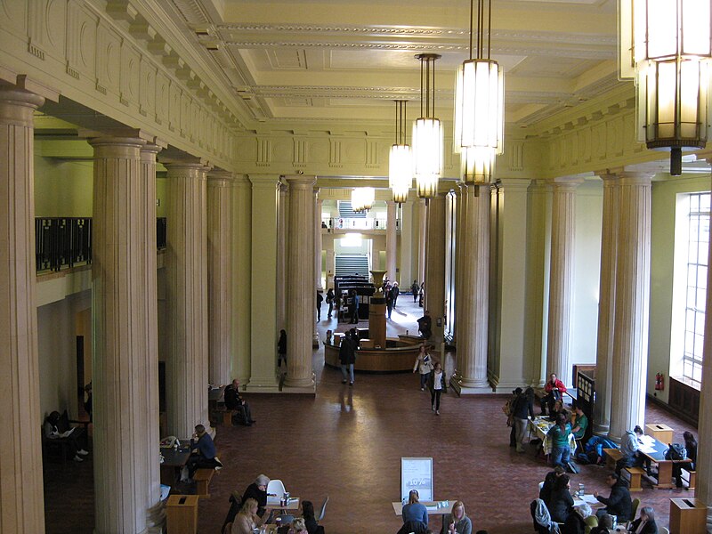 File:Parkinson Court 13 Feb 2012.jpg