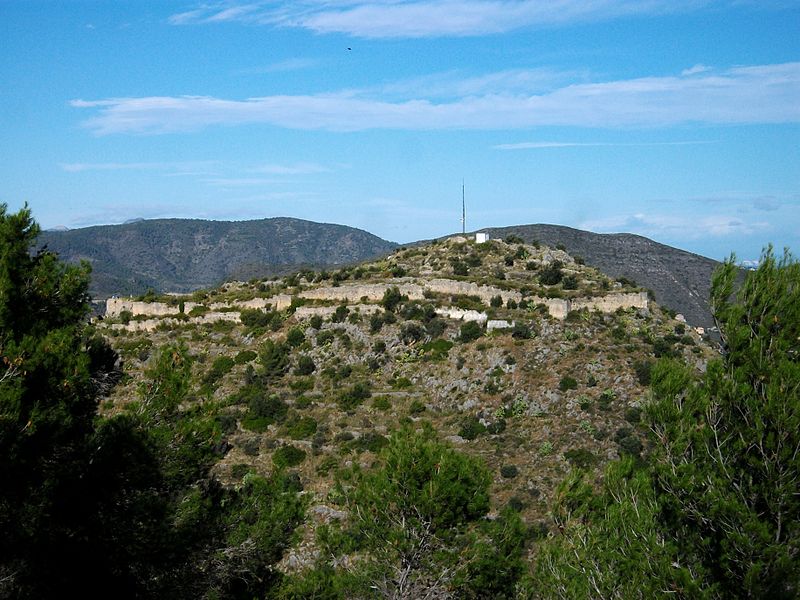 File:Pego, castell d'Ambra.JPG