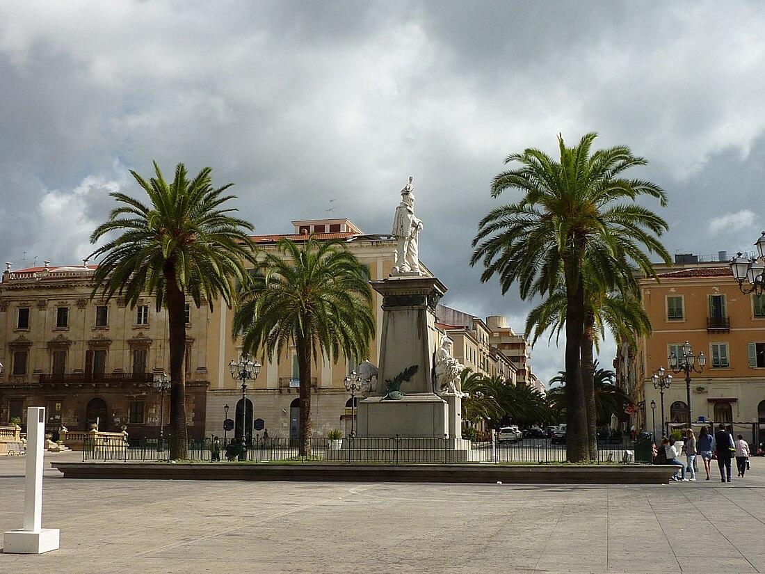 File:Piazza d'Italia di Sassari.JPG