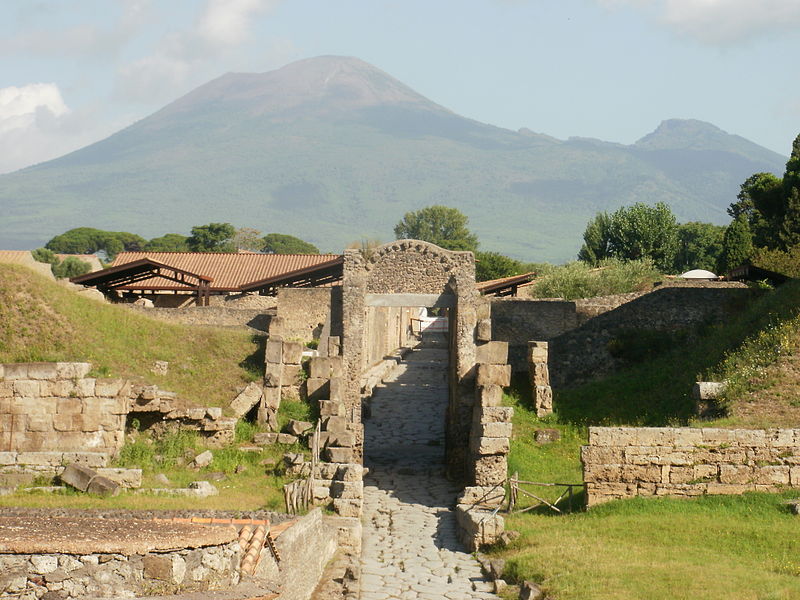 File:Pompeii 2014.JPG