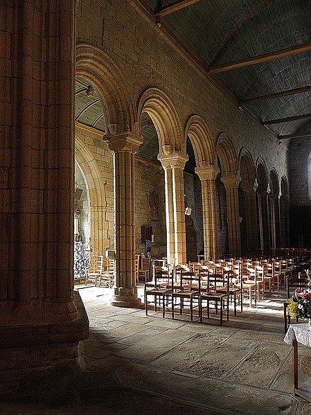 File:Pont-Croix (29) Collégiale N.D. de Roscudon Intérieur 02.JPG