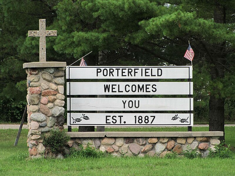 File:Porterfield Marinette Co. Wisconsin - Welcome sign.JPG