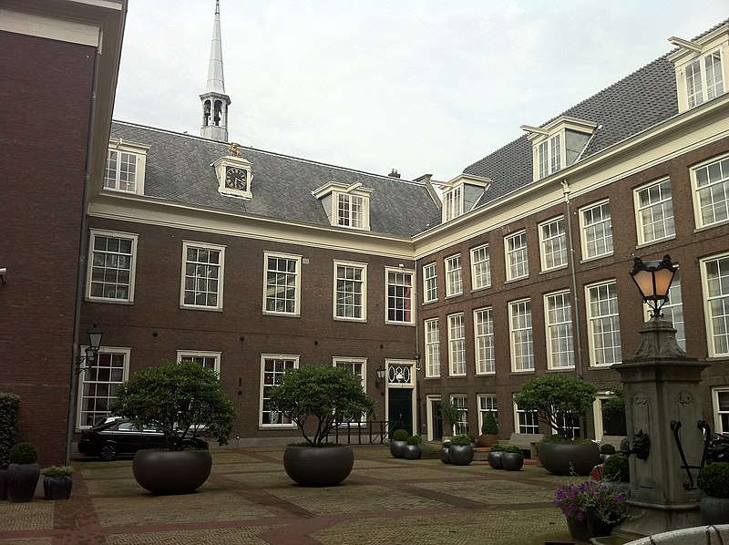 File:Prinsenhof-The Grand.jpg