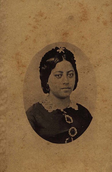 File:Queen Emma of Hawaii, 12287, Mission Houses Museum Archives.jpg