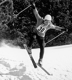 Manninen kilpailemassa Innsbruckissa 1964.