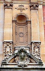Richmond Old Town Hall, Coat of Arms, R.jpg