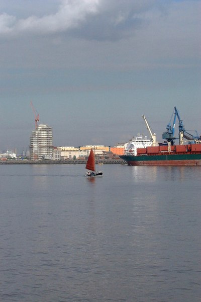 File:River Thames at high tide - geograph.org.uk - 900925.jpg