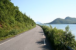 Vej langs Jørnfjorden