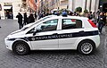 ניידת פיאט גרנדה פונטו בשירות המשטרה המקומית ברומא.