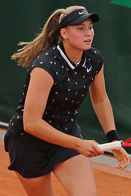 Elena Rybakina, a ex-ginasta que virou gigante do tênis