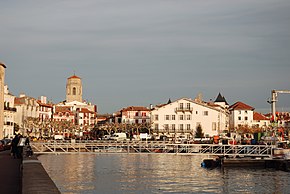 Saint Jean de Luz Port Eglise.jpg