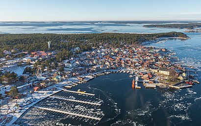 How to get to Sandhamn with public transit - About the place