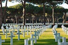 Amerikanischer Militärfriedhof Sizilien-Rom in Nettuno bei Anzio.jpg