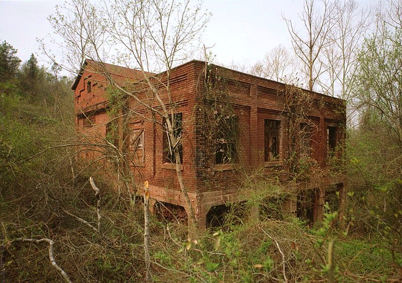 File:Sloss Red Ore Mine No. 2 Hoist House.jpg