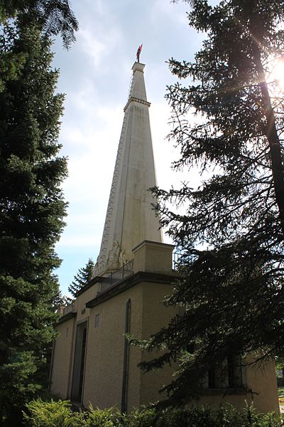 File:Sowjet Friedhof Baruth 7285.jpg