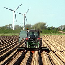 Pesticide-free thermic weed control with a weed burner on a potato field in Dithmarschen, Germany Speicherkoog Kartoffelacker Abflammgerat Envo-Dan.jpg