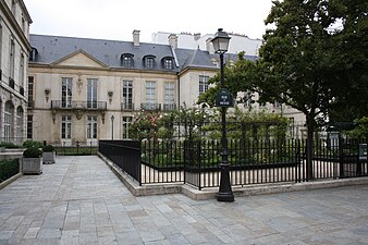 Square Saint-Gilles-Grand-Veneur – Pauline-Roland.