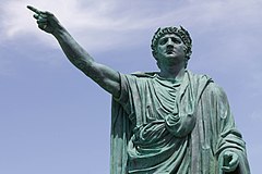 Statua moderna di Nerone da Claudio Valenti
