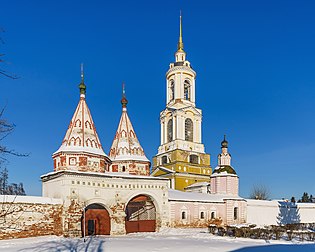 Le monastère de la Déposition-de-la-robe-de-la-Vierge, à Souzdal (Russie). (définition réelle 4 980 × 3 984)