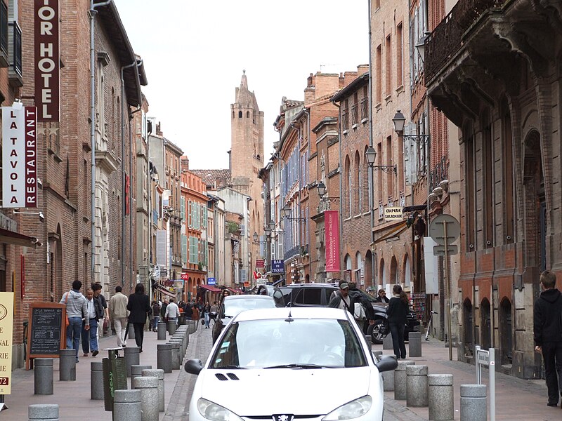 File:Toulouse - Straßenszene 1.JPG