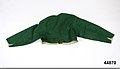 Tröja för ung flicka, av grön vadmal med 2 framstycken-sidstycken som går bak till ryggskörtet - Nordiska museet - NM.0044870 (2).jpg