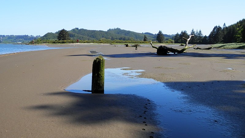 File:Tracking towards the mouth of Providence Creek - panoramio.jpg