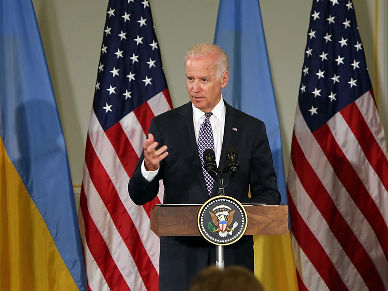 File:VP Biden at the Diplomatic Academy of Ukraine, April 22, 2014 (13981888574).jpg