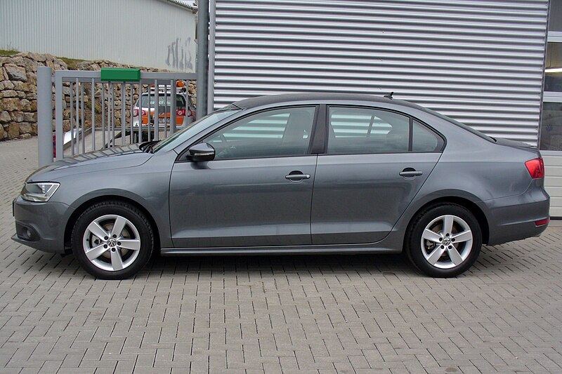 File:VW Jetta VI 1.2 TSI Comfortline Platinumgrey Seite.JPG