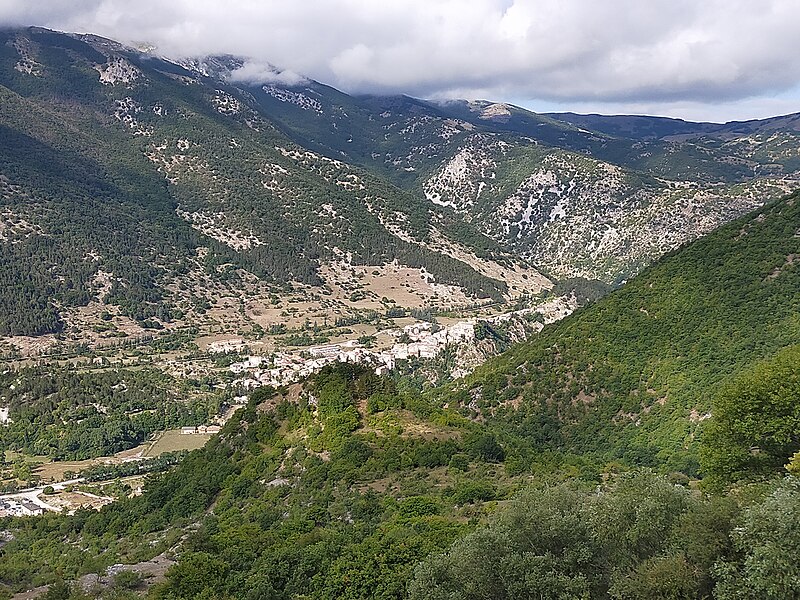 File:Valle del Sagittario.jpg