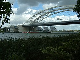 Van Brienenoordbrug: Geschiedenis, Brugopening, Verkeer