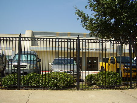 Tập_tin:VaraTechCenterhoustonTX.JPG