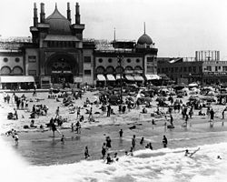 Ocean Park bath house, ca. 1922.