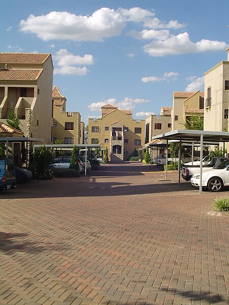 File:View of parking area - panoramio.jpg