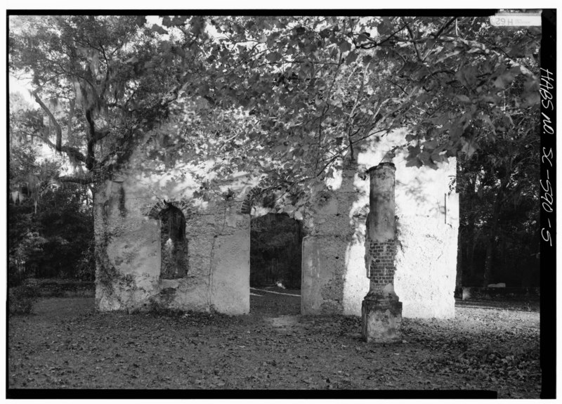 File:WEST (FRONT) FACADE, ENTRYWAY WITH COLUMN - St. Helena Island Parish Church Ruins, Junction County Roads 45 and 37, Frogmore, Beaufort County, SC HABS SC,7-SAHELI,1A-5.tif