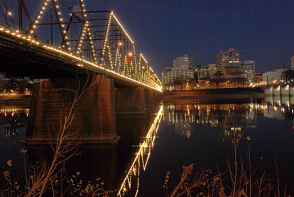 Image: Walnut street walking bridge at night