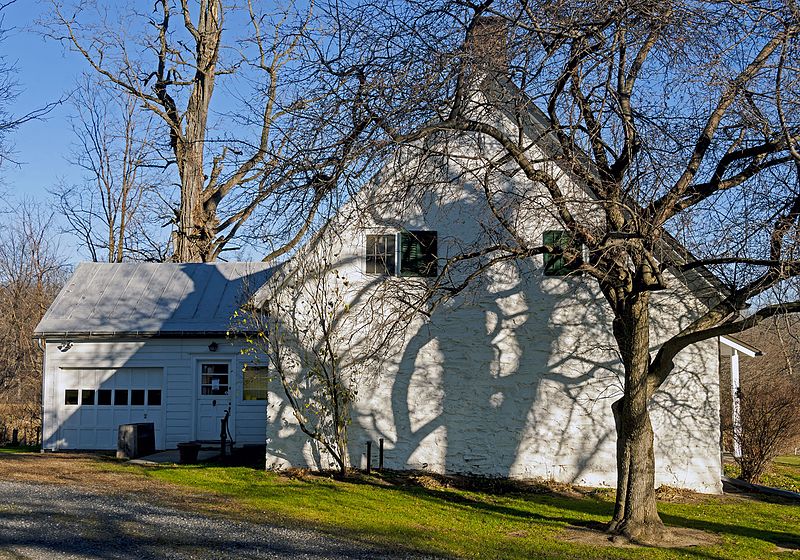 File:West profile view of Heermance Farmhouse, Red Hook, NY.jpg