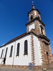 Le clocher et la nef baroque
