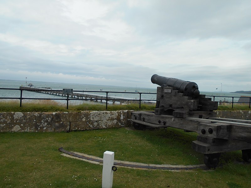 File:Yarmouth Castle 26.jpg