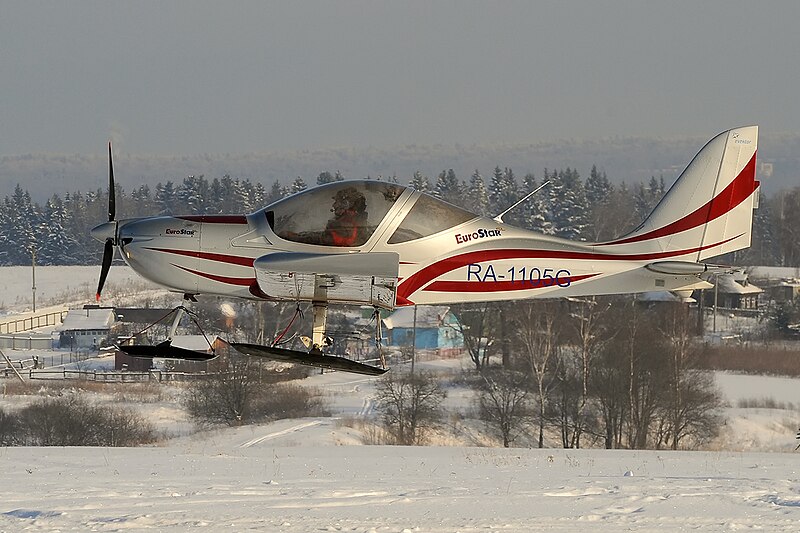 File:"Eurostar" on skis. (4282552192).jpg