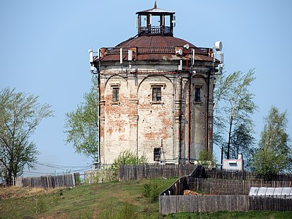 Г карпинск свердловская область. Водонапорная башня Карпинск. Водонапорная башня Капринска. Карпинск город. Водонапорные башни Свердловской области.