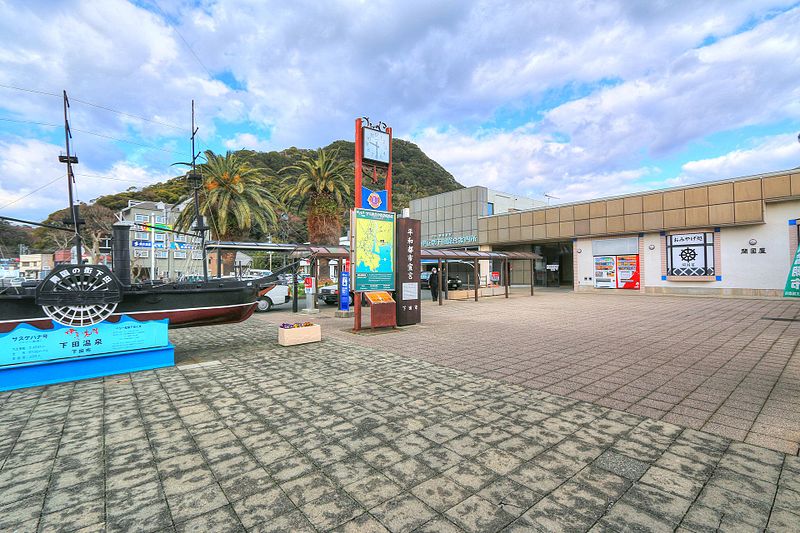 File:伊豆急下田駅 - panoramio.jpg