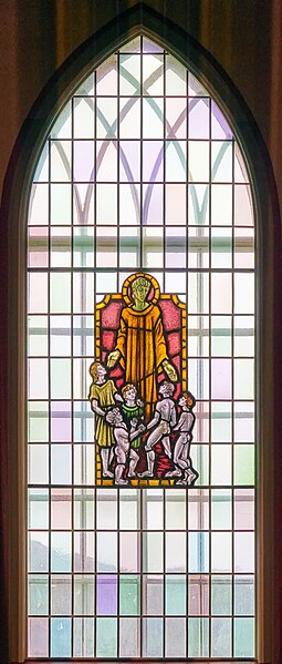 File:06170 Norway, Maloy, Sør Vågsøy kirke stained-glass window 04 V-P.jpg